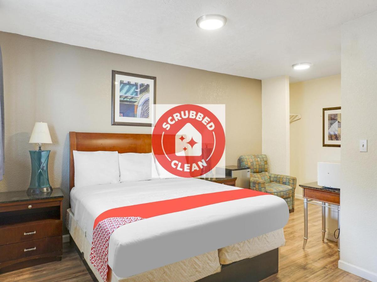 Oyo Hotel Austin Street Giddings ภายนอก รูปภาพ