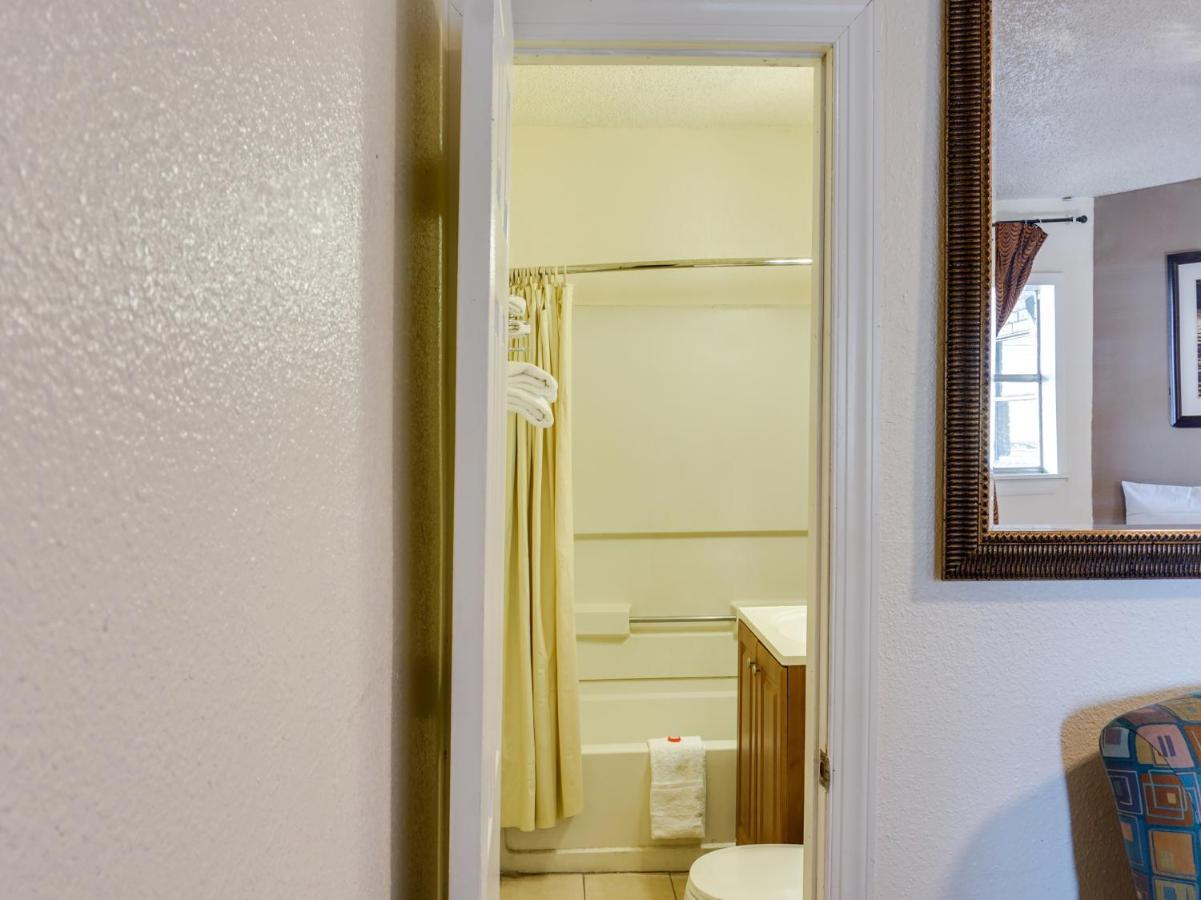 Oyo Hotel Austin Street Giddings ภายนอก รูปภาพ