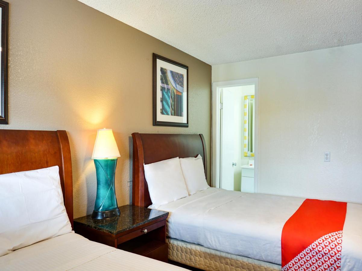 Oyo Hotel Austin Street Giddings ภายนอก รูปภาพ