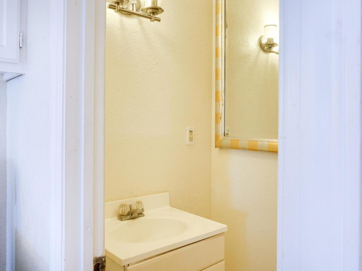 Oyo Hotel Austin Street Giddings ภายนอก รูปภาพ